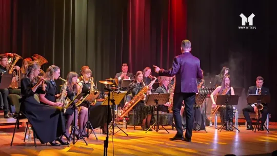 Między nutami a życiem