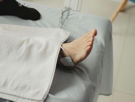 Fala uderzeniowa skupiona – precyzyjna technologia terapeutyczna w nowoczesnej rehabilitacji