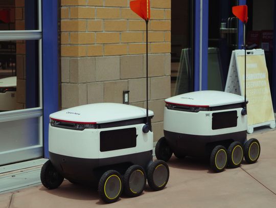 Ile kosztuje robot usługowy i po jakim czasie może się zwrócić? Liczymy koszty automatyzacji