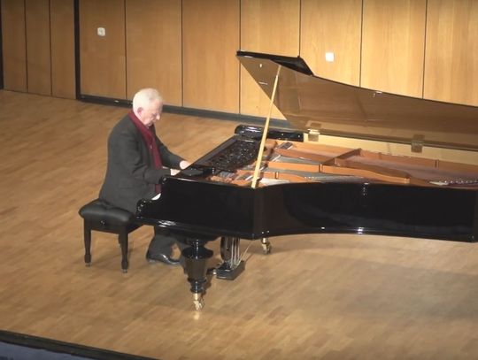 JANUSZ OLEJNICZAK WYSTĄPIŁ PRZED MŁAWSKĄ PUBLICZNOŚCIĄ