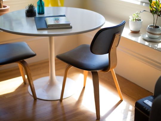 Meble do kawiarni i biura - co mamy do wyboru?