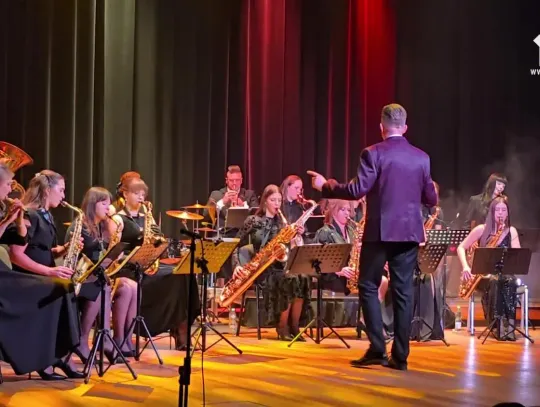 Między nutami a życiem Między nutami a życiem