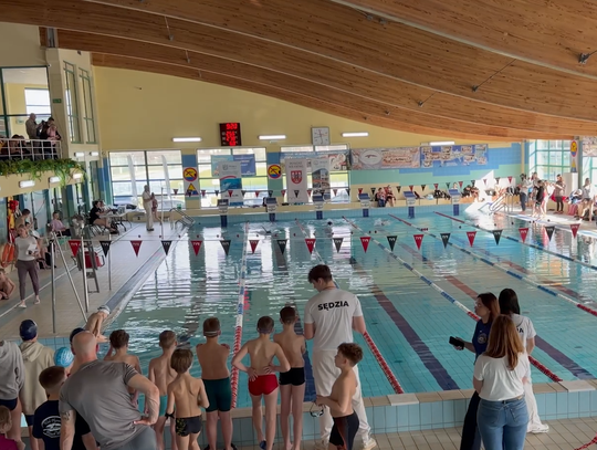 Mławska Liga Pływacka. Sportowa rywalizacja i weryfikacja formy na basenie.