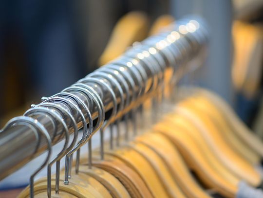 Sklep z odzieżą używaną premium dla wymagających klientów