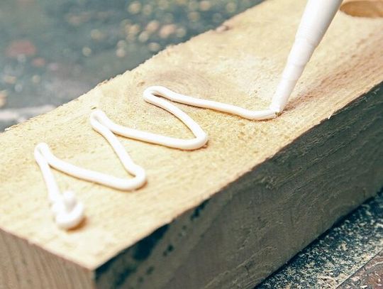 W jakich branżach stosuje się klej termotopliwy