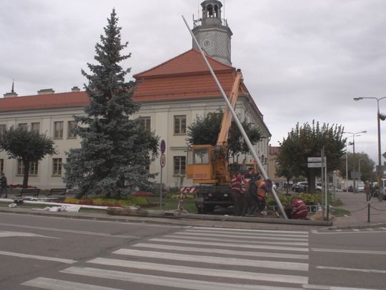 WYMIANA SŁUPÓW OŚWIETLENIOWYCH W MŁAWIE