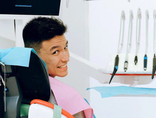 Zapobieganie chorobom dziąseł – Kluczowe strategie i praktyki