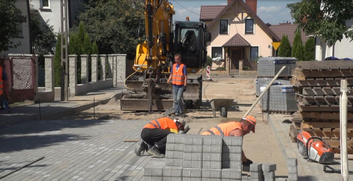 MŁAWSKIE ULICE ZYSKAJĄ NOWY WYGLĄD